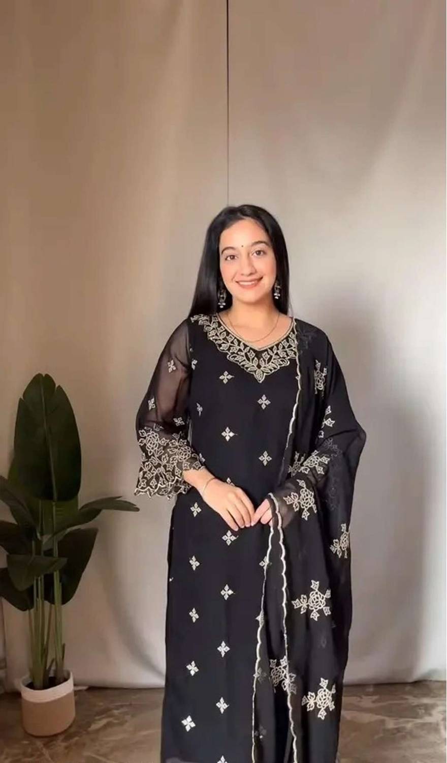 BOONGLAOOWEAR Embroidered Kurta, Trouser/Pant & Dupatta Set