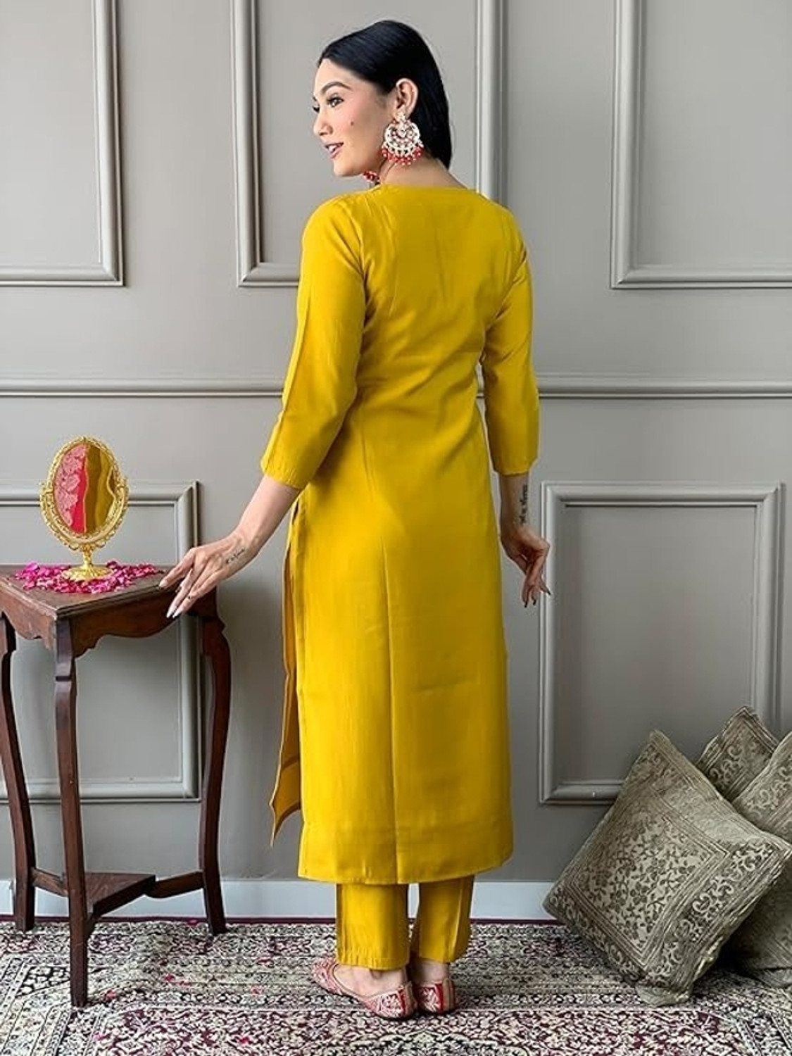 Image of Vobbler Women Kurti Pant Dupatta Set