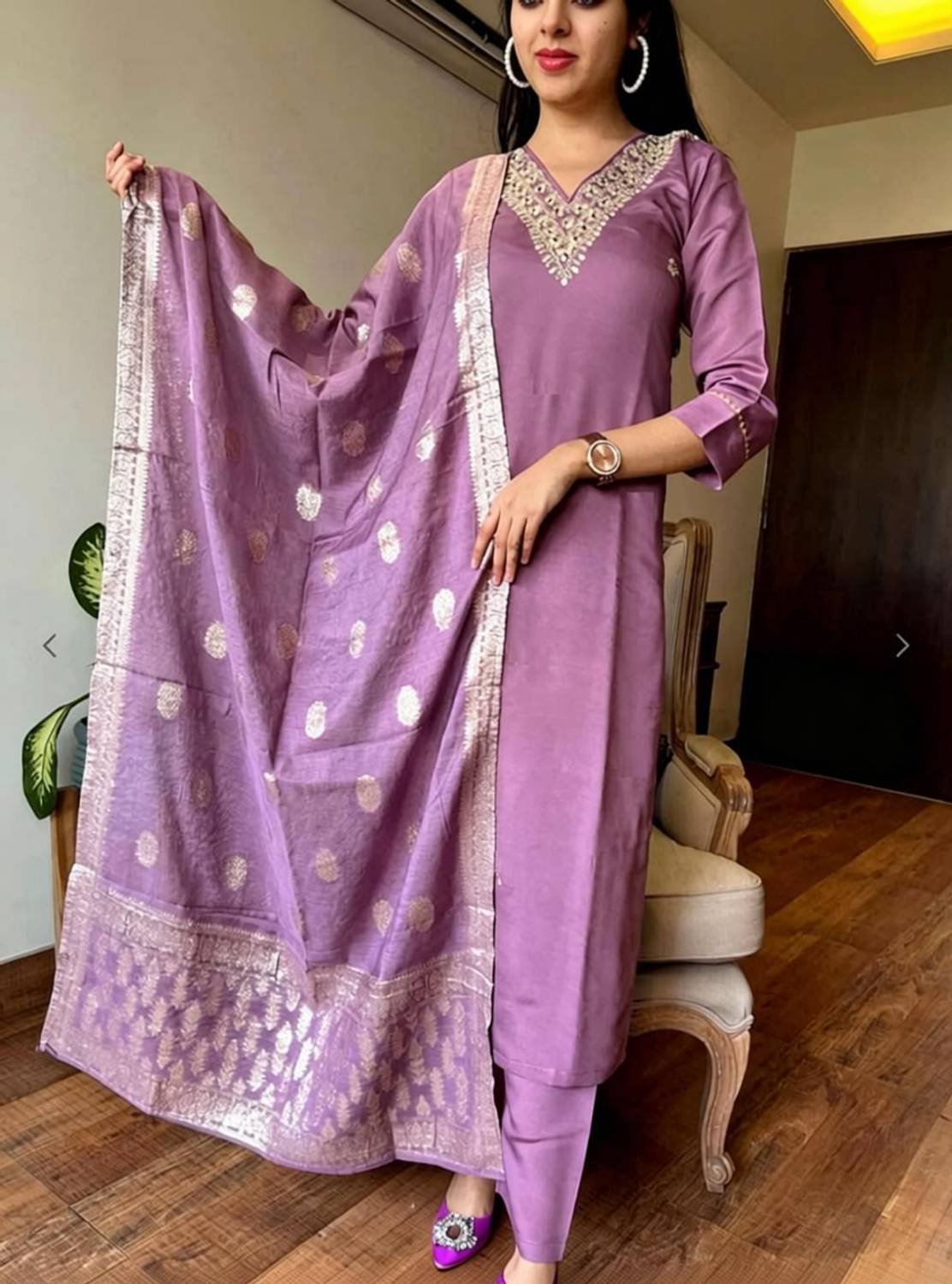 AALO FASHIONS Embroidered Kurta, Churidar & Dupatta Set