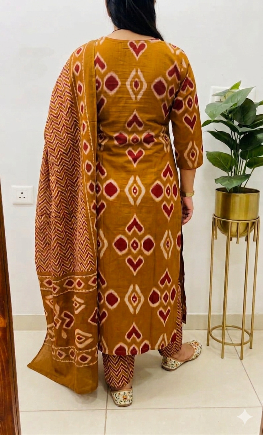 Image of NISHA FASHION Printed Kurta, Trouser /Pant & Dupatta Set