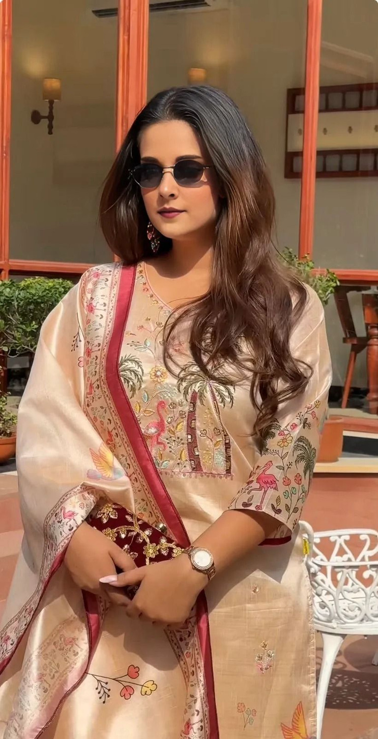 Image of PRISTINO Printed Kurta, Trouser /Pant & Dupatta Set
