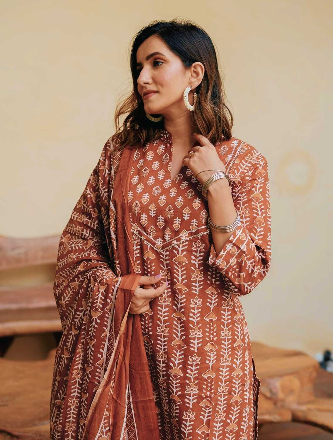 Image of GNCREATION Printed Kurta, Trouser /Pant & Dupatta Set
