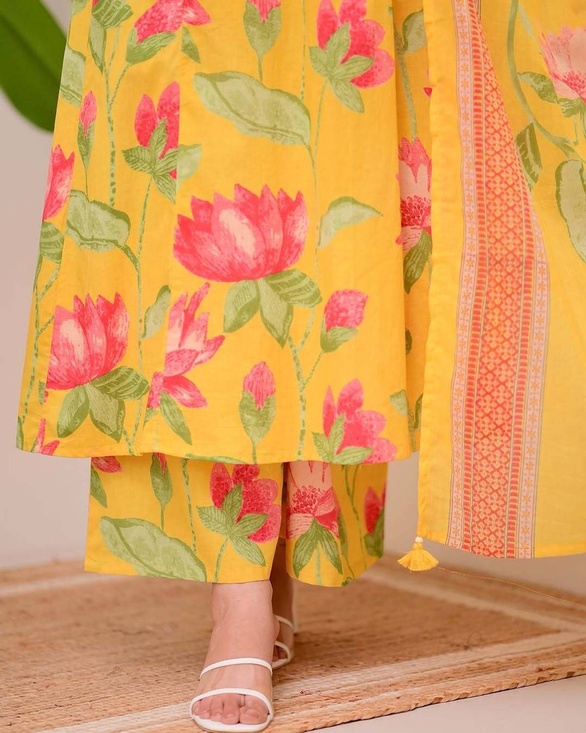 Maadwara Embroidered Kurta Set - Image 3