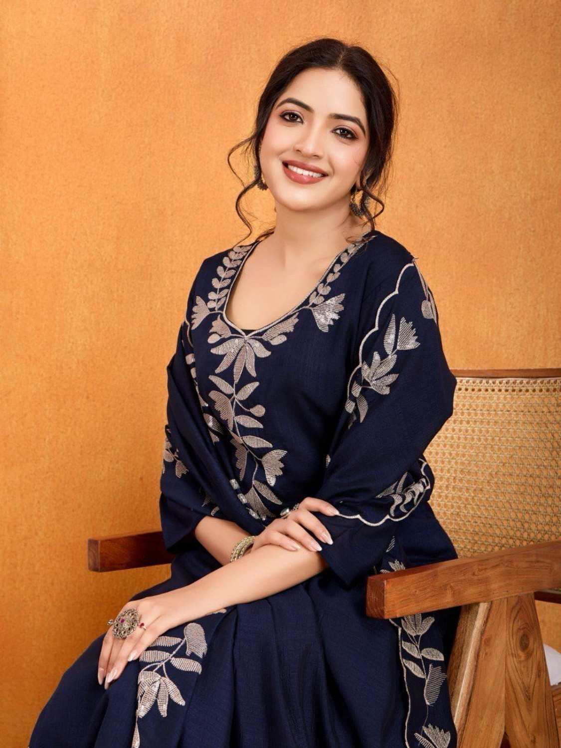 Image of Zolio Women Kurta Pant Dupatta Set