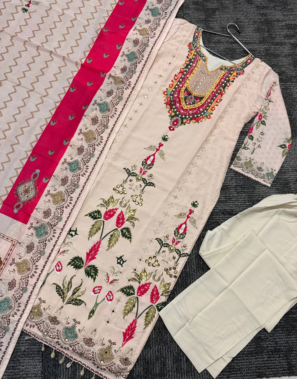 Image of aadiethnic Printed Kurta, Trouser /Pant & Dupatta Set