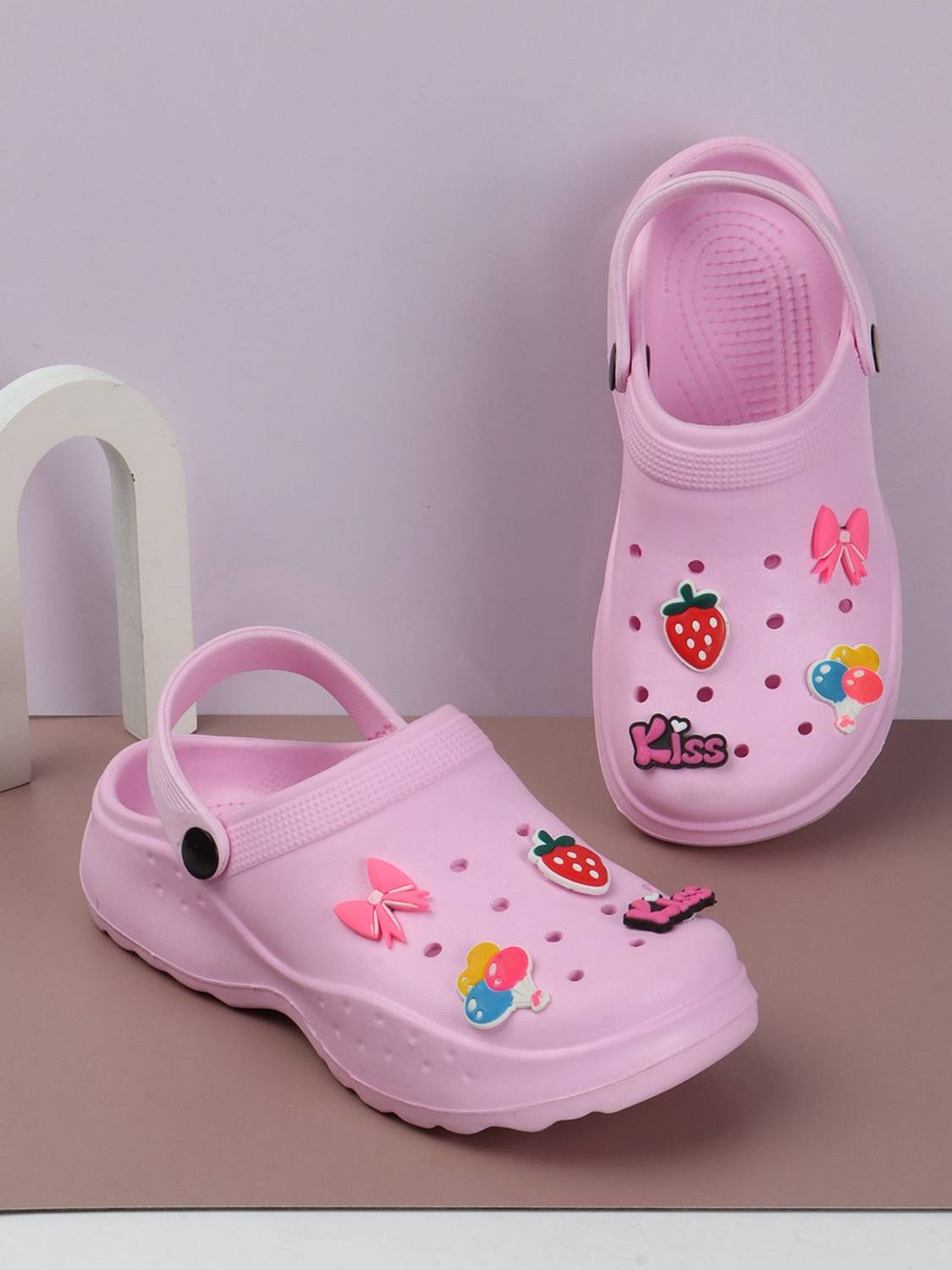 Alishtezia Women Clogs