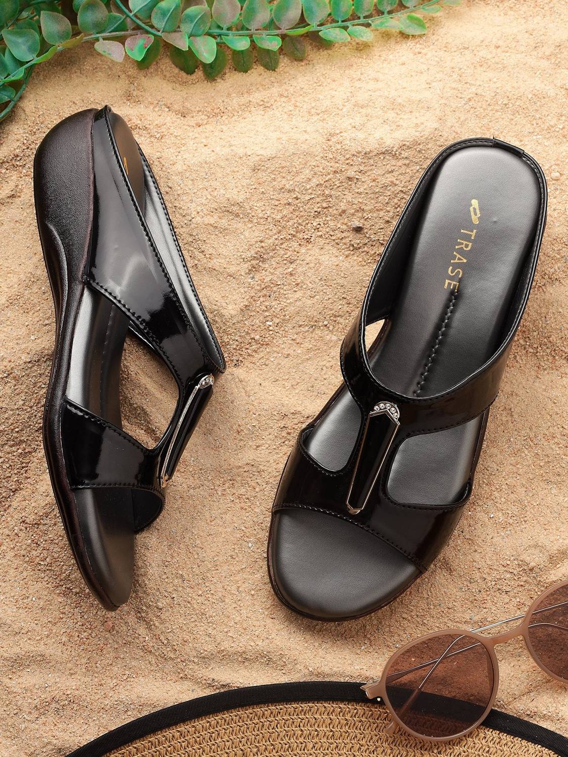 TRASE Women Flats Sandal (Black , 9)