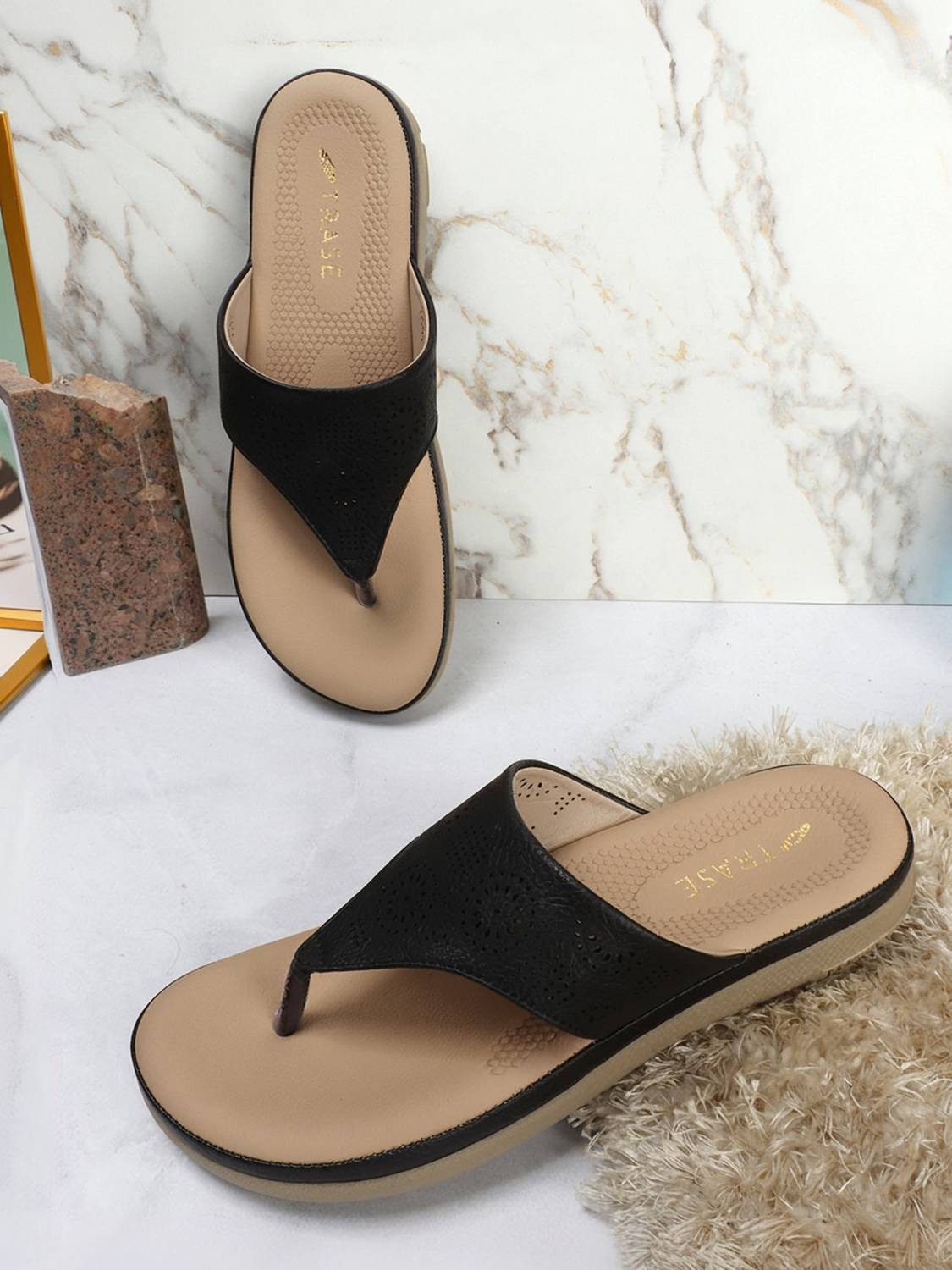 TRASE Women Flats Sandal (Black , 9)