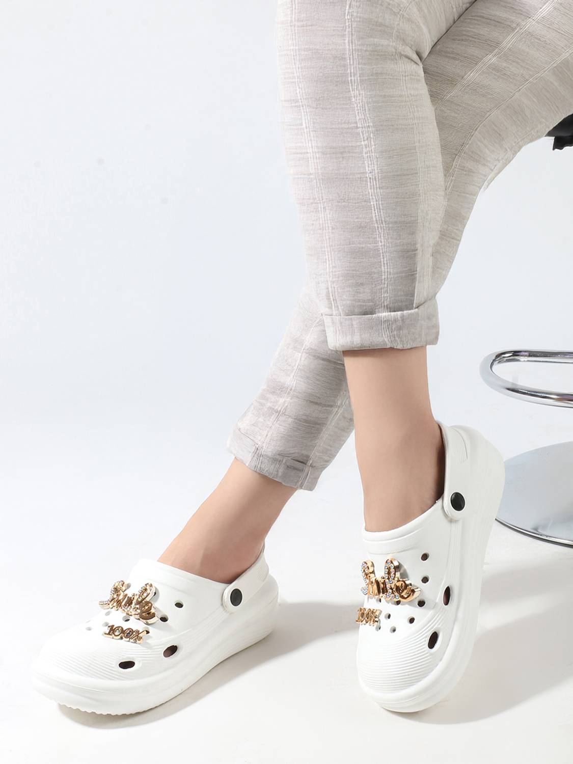 Zapatoz Women Clogs