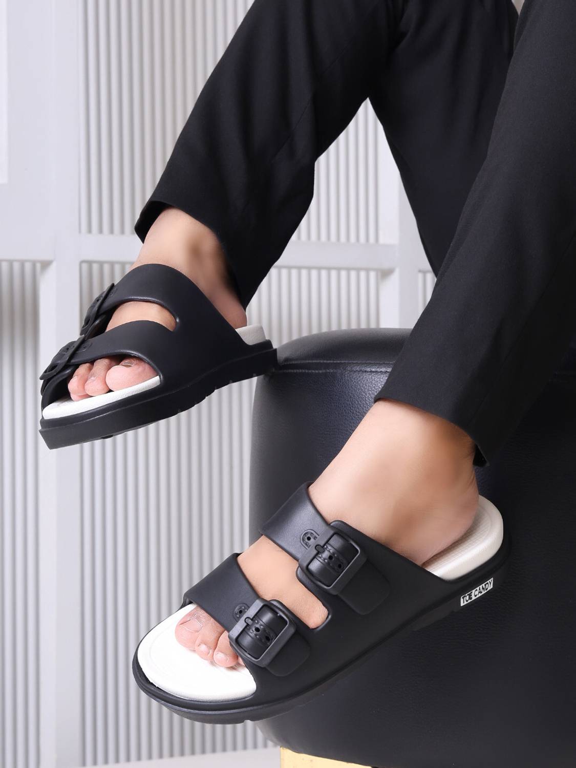 TOE CANDY Men Multicolor Sandals - Image 3