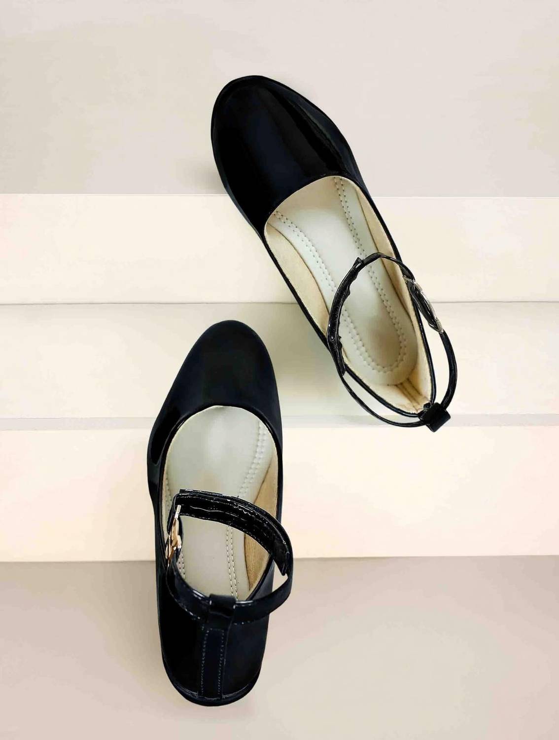 5647 Women Wedges