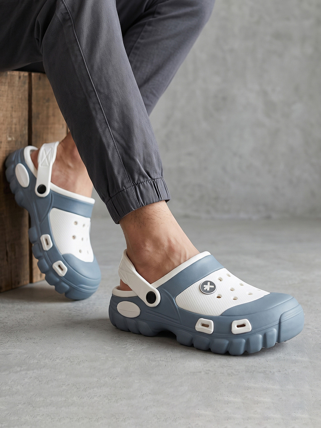 Image of HRX by Hrithik Roshan Men Clogs Sandal (Multicolor, 9)