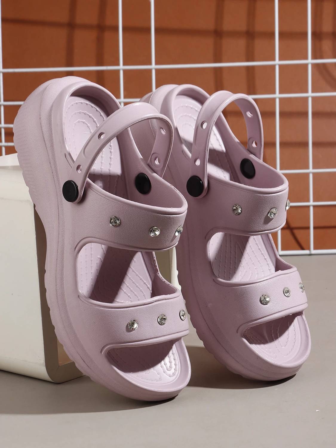 Myshtezia Women Clogs