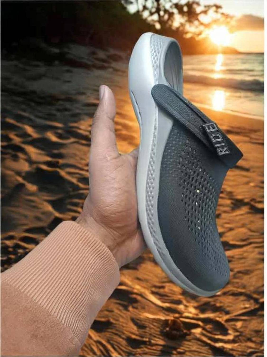 Kaiv Men Gray Clogs - Image 1