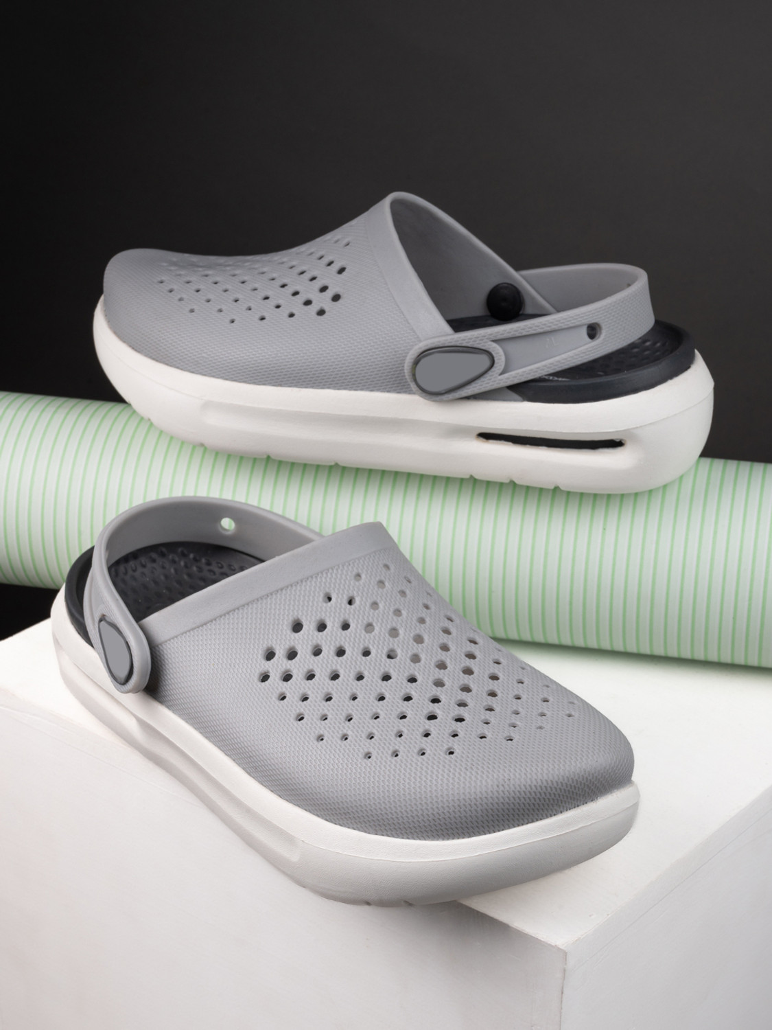 Image of Roadster Men Clogs