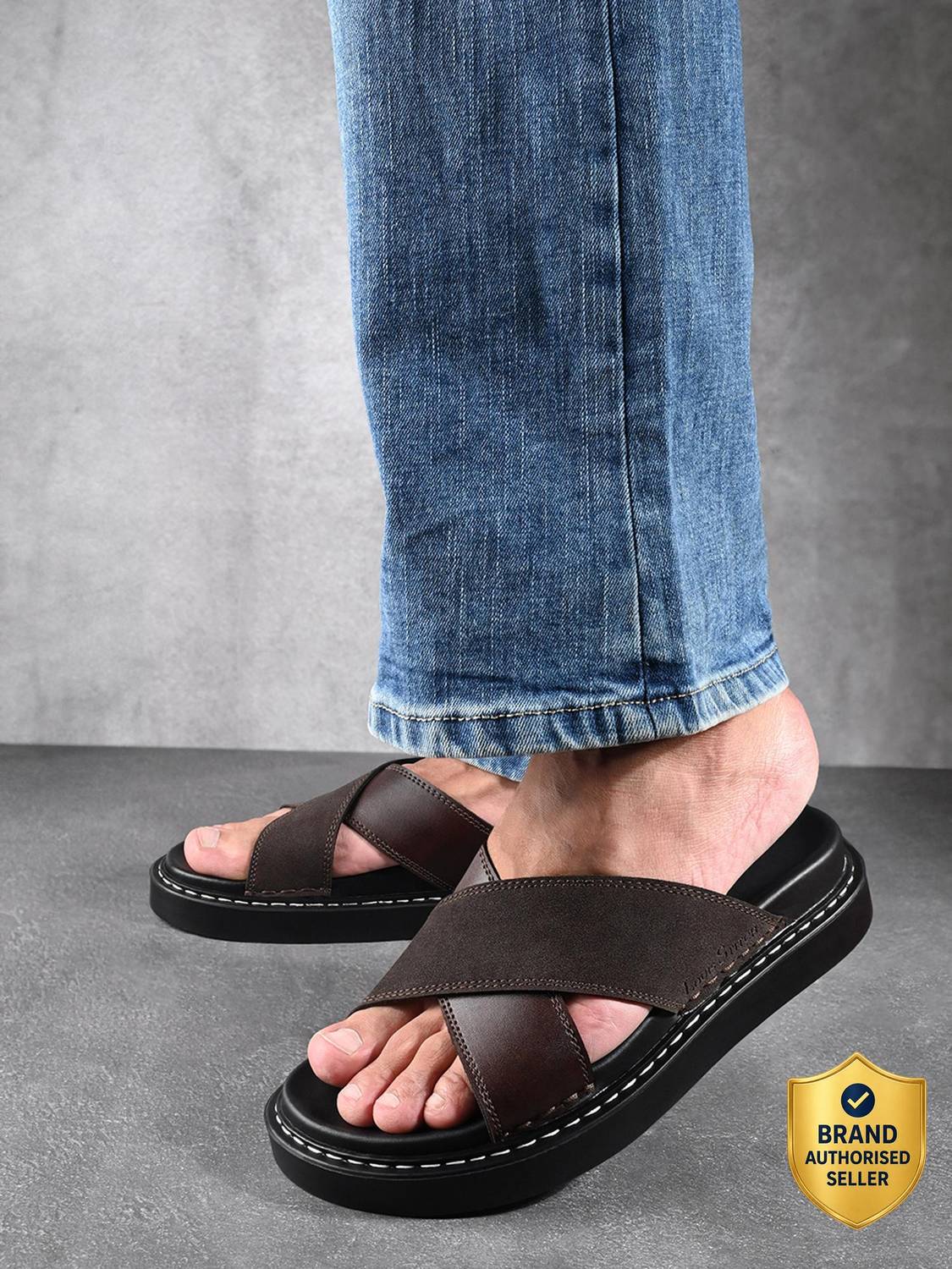 LOUIS STITCH Men's Lightweight Cross Strap Sandals - Image 1