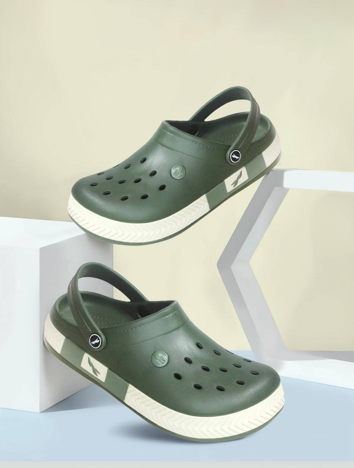 FLITE Men Green Clogs - Image 1