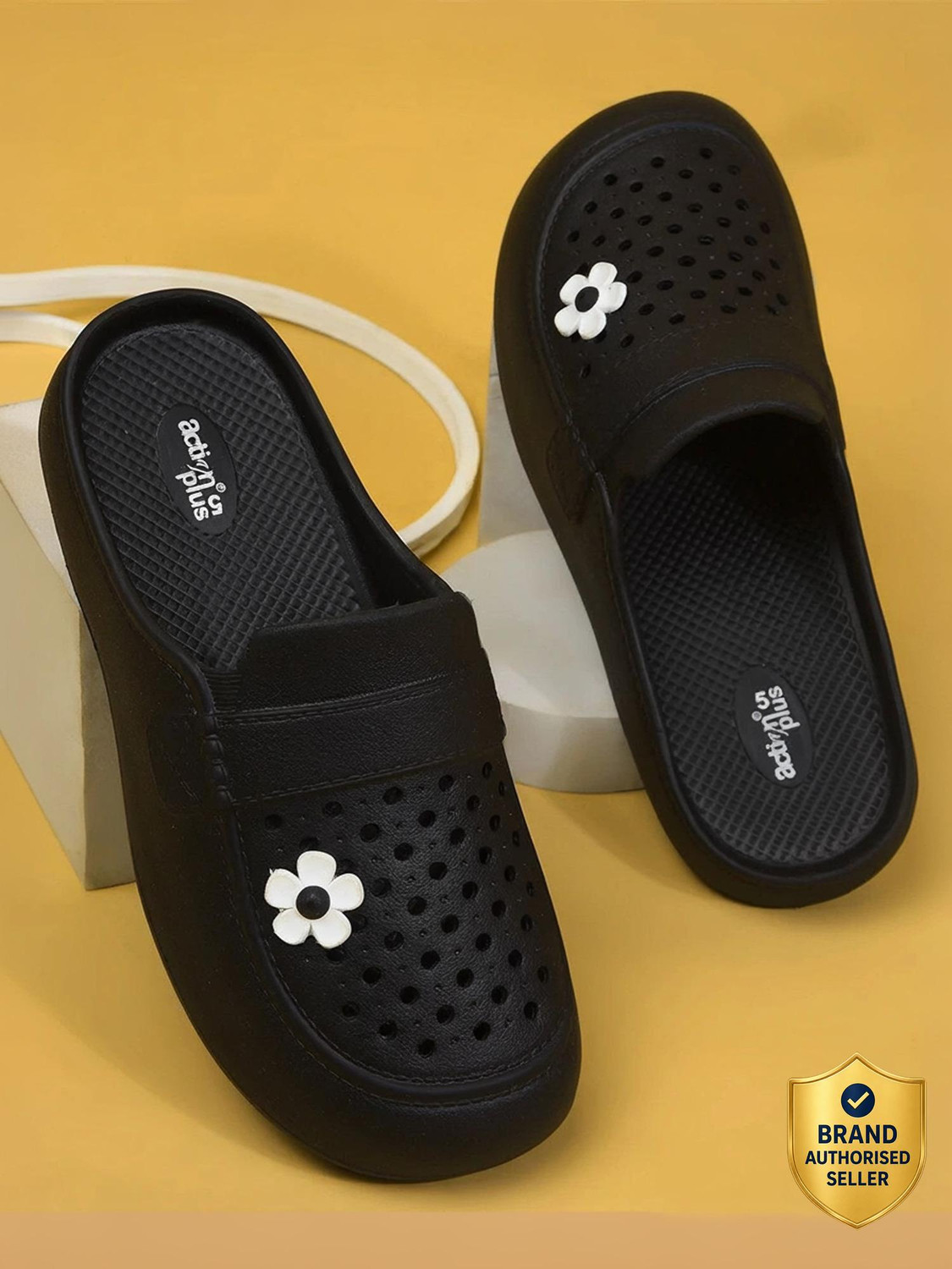 Image of action ONTL-35 Women Clogs