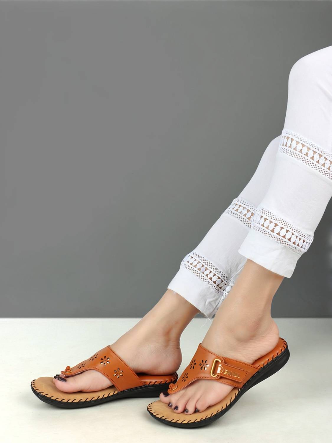 Denill Women Flats Sandal (Tan , 9)