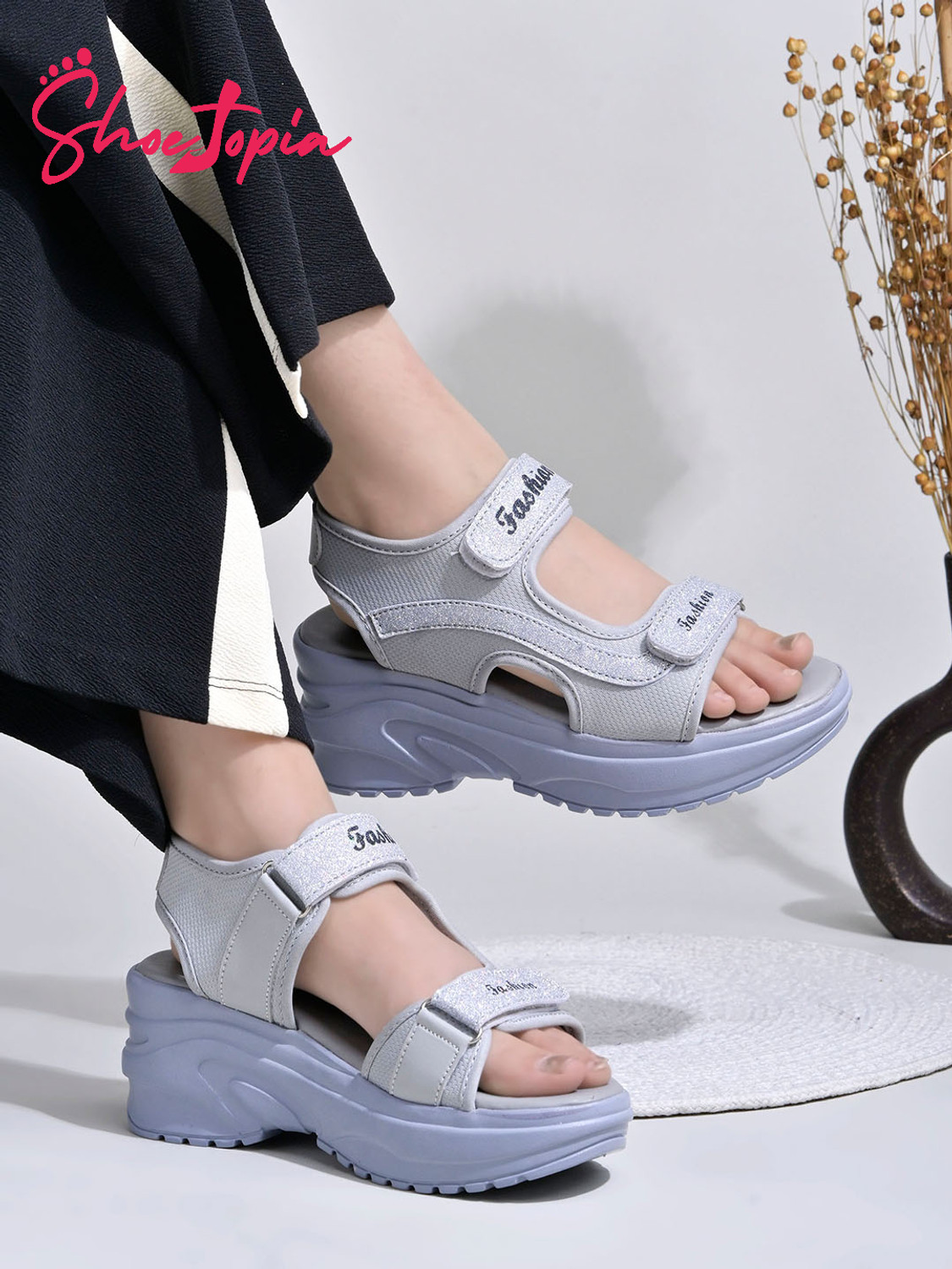 Image of SHOETOPIA Girls Velcro Wedges