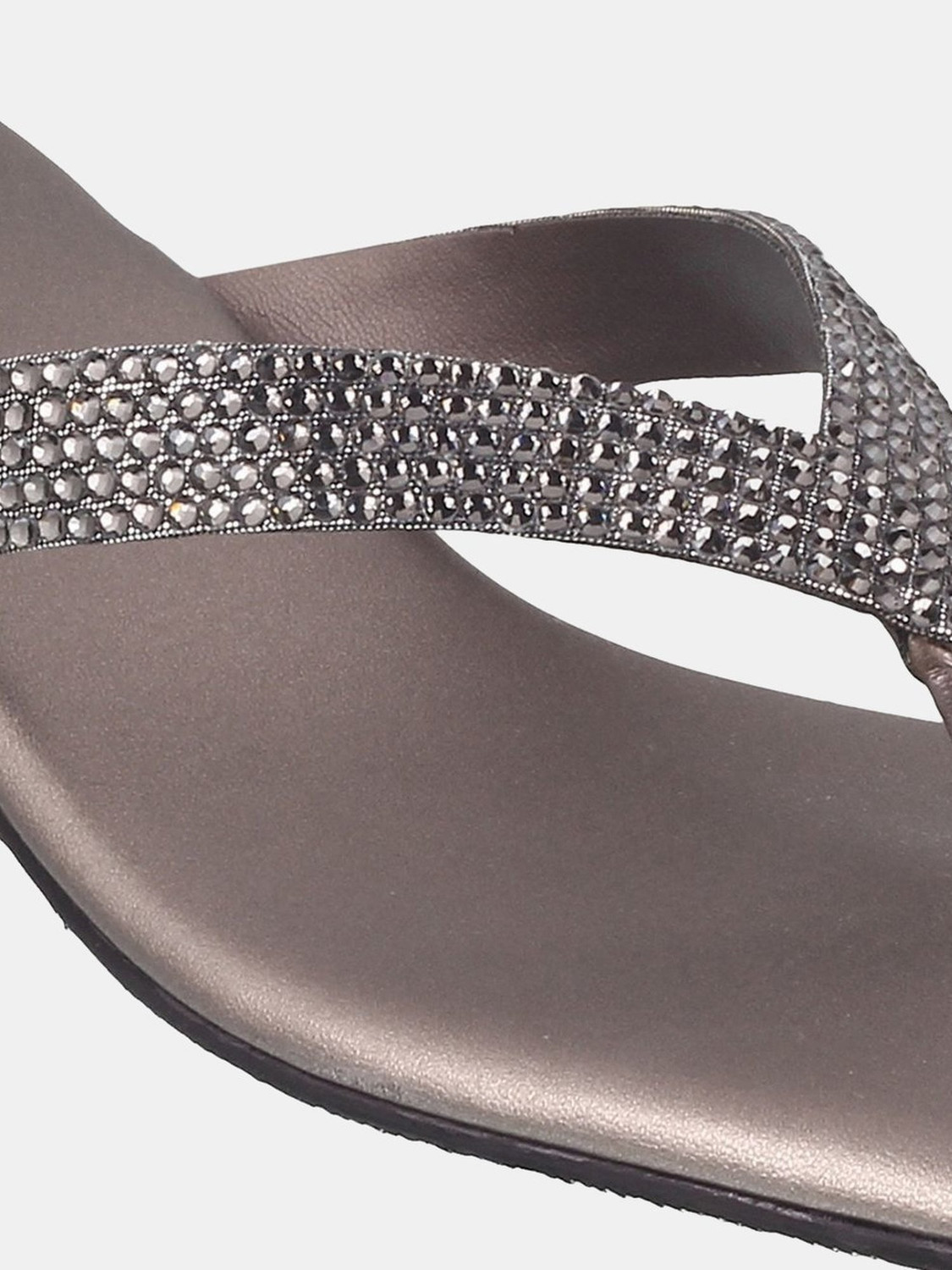 Image of MOCHI Women GreyEmbellishedBlock Heels Sandal (Grey, 4)