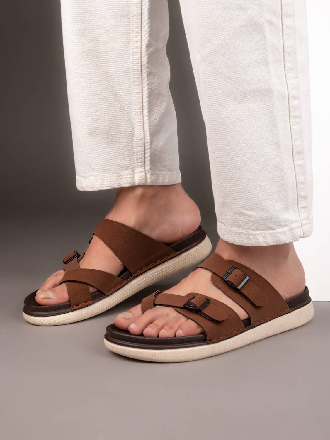 VEEFOX Men Brown Sandals - Image 1