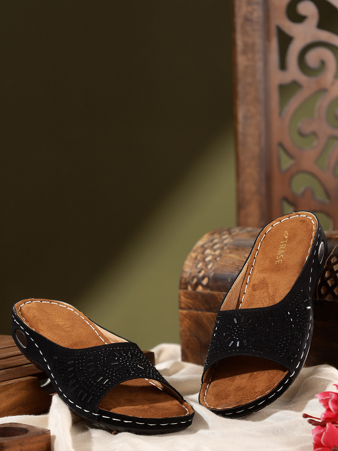 Image of TRASE Women Flats
