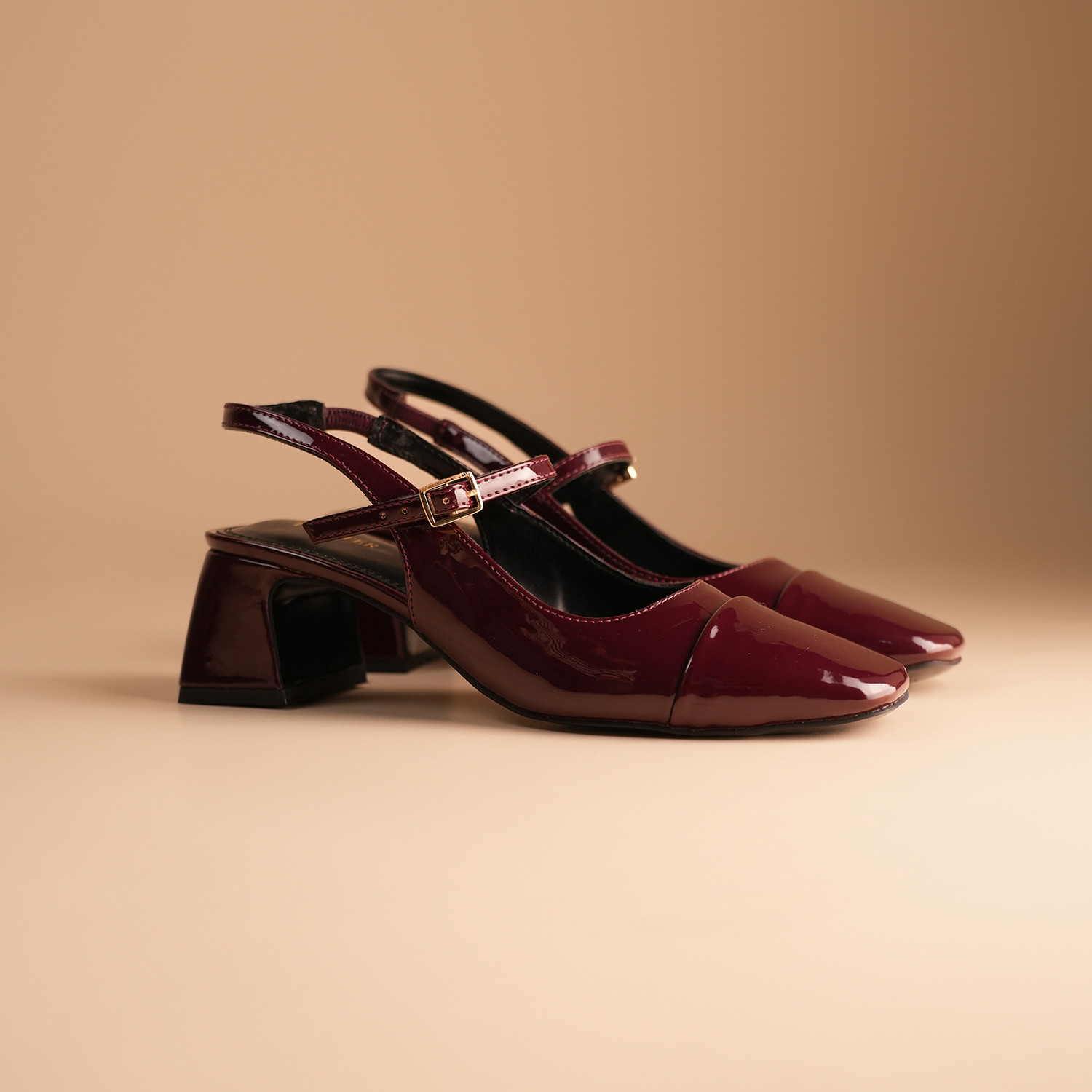Image of Theater Twiggy Piggies Cherry Red Mary Jane Slingback Block Heels Women Heels