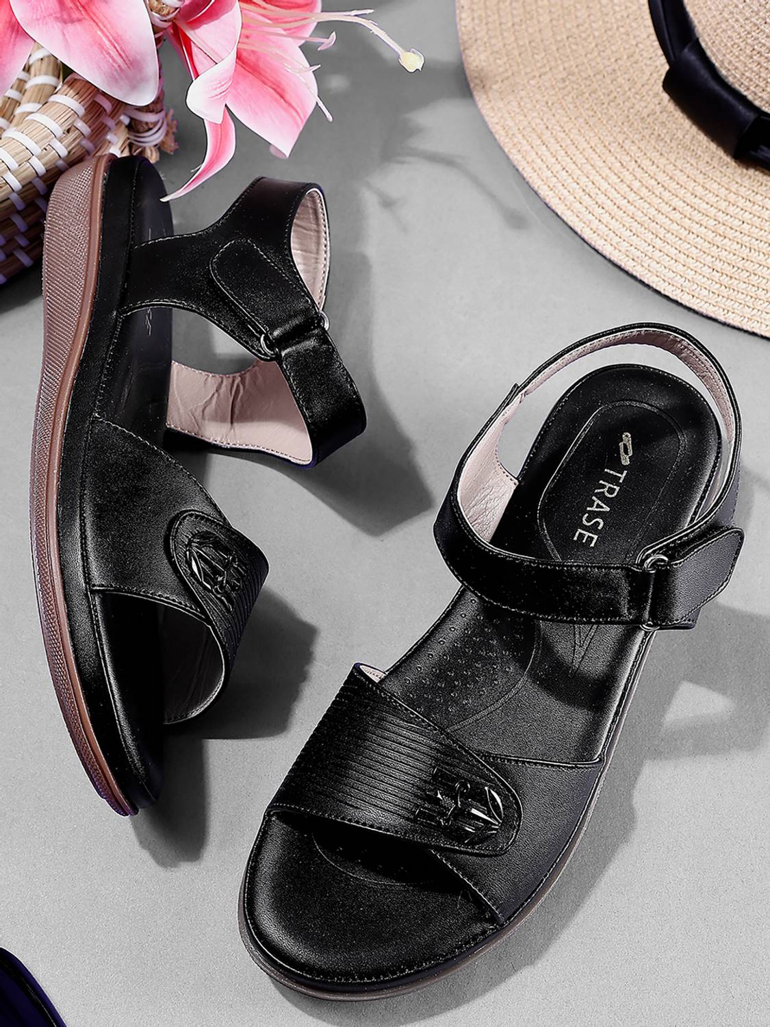 TRASE Women Flats Sandal (Black , 8)