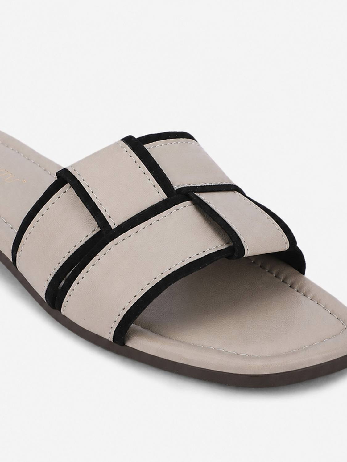 Dressberry Women Black Flats - Image 4