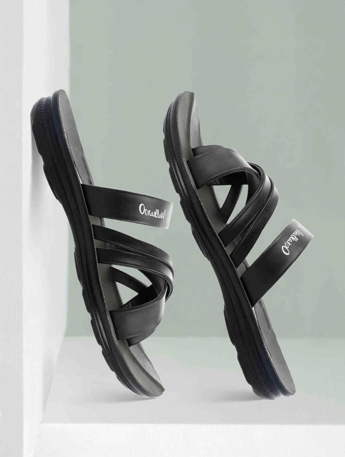 WALKAROO Men Sandals