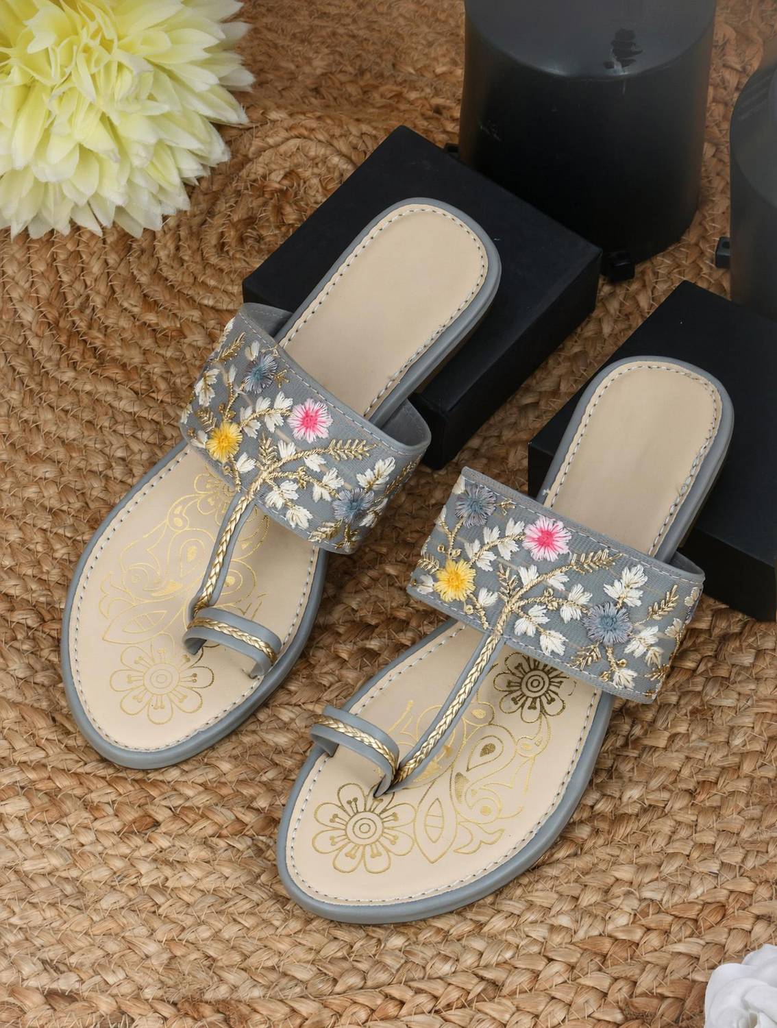 AMAZING TRADERS Women Flats