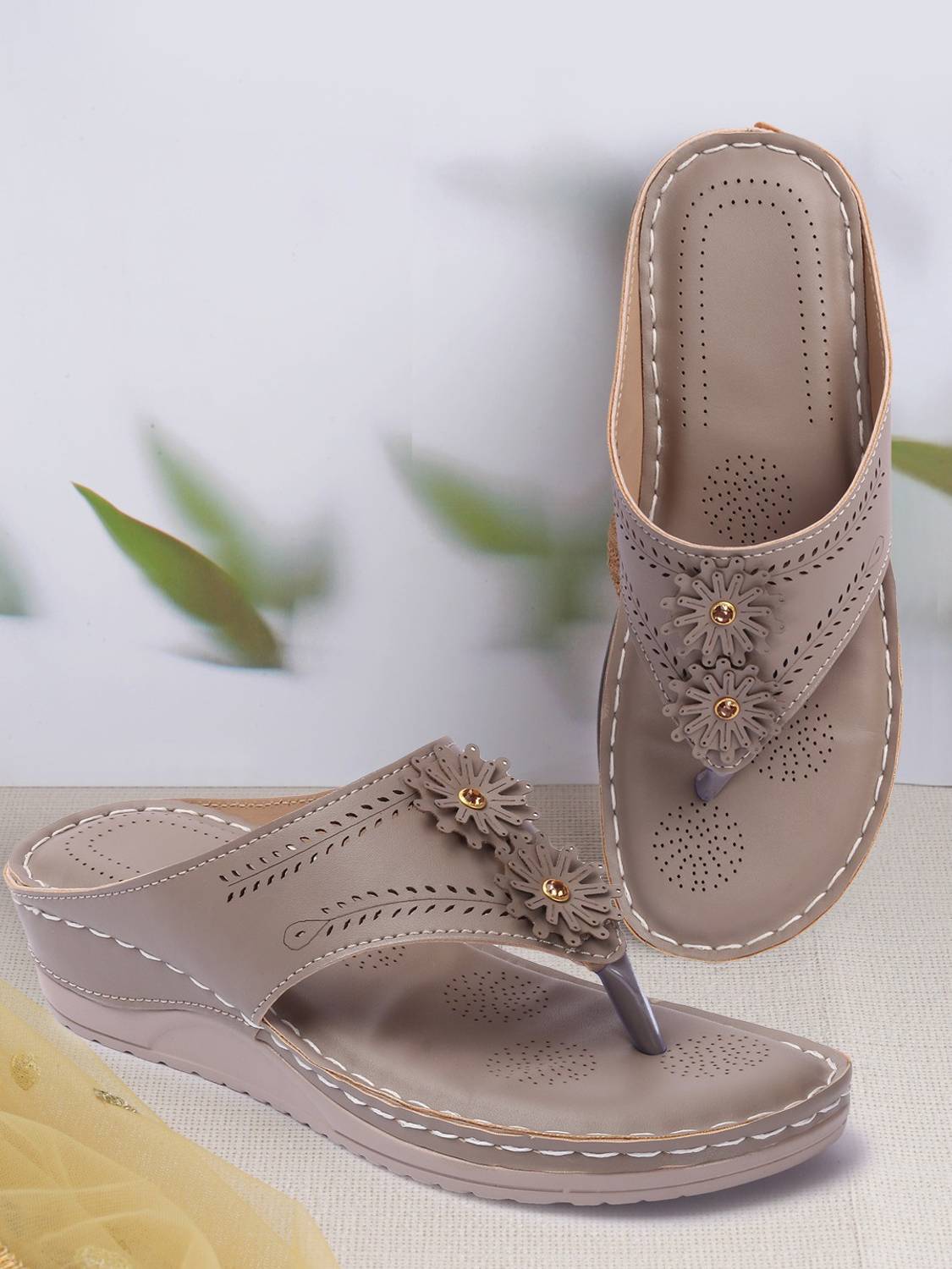 TWIN TOES Women Heels