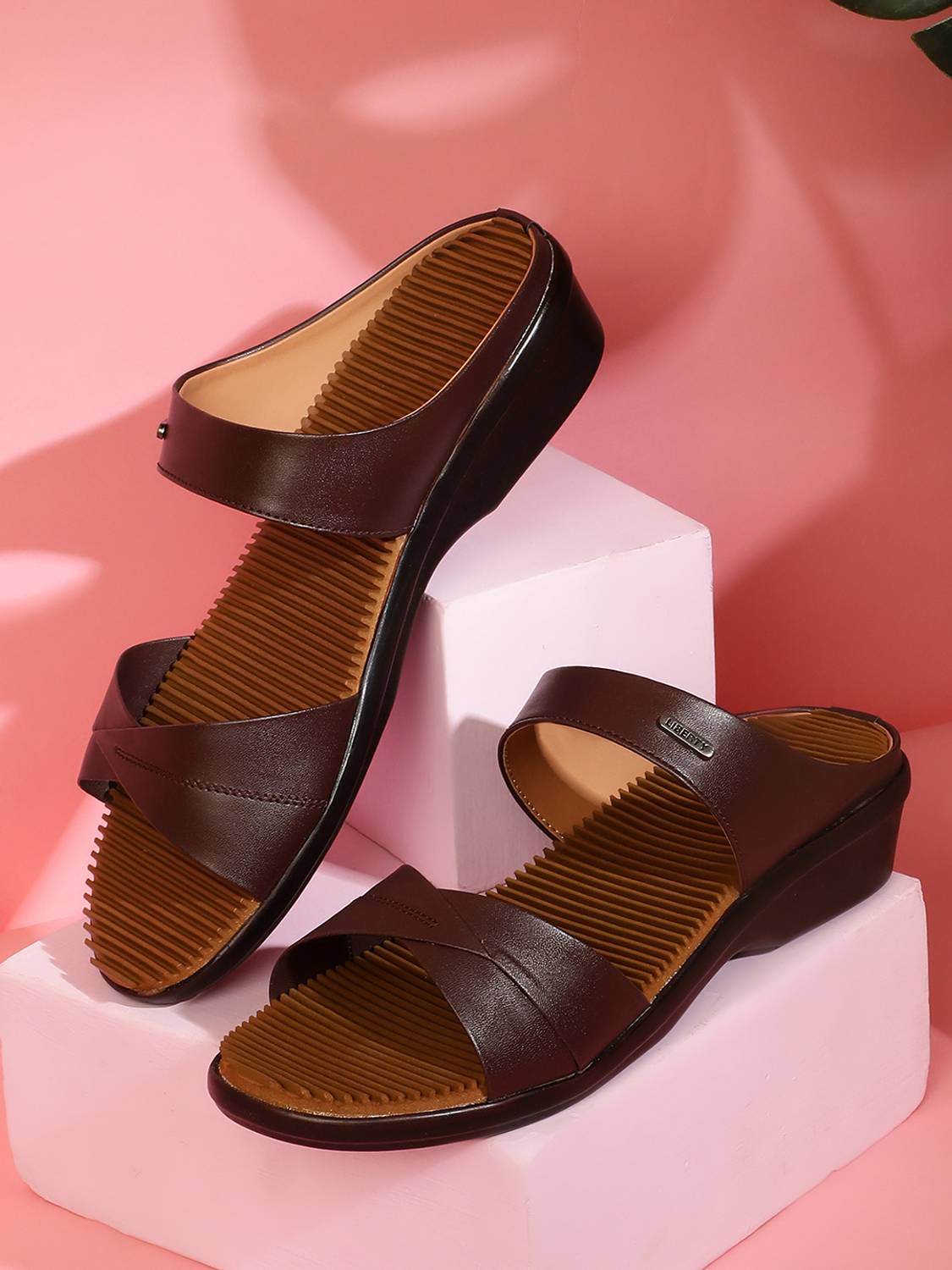 LIBERTY Women Flats Sandal (Brown , 4)