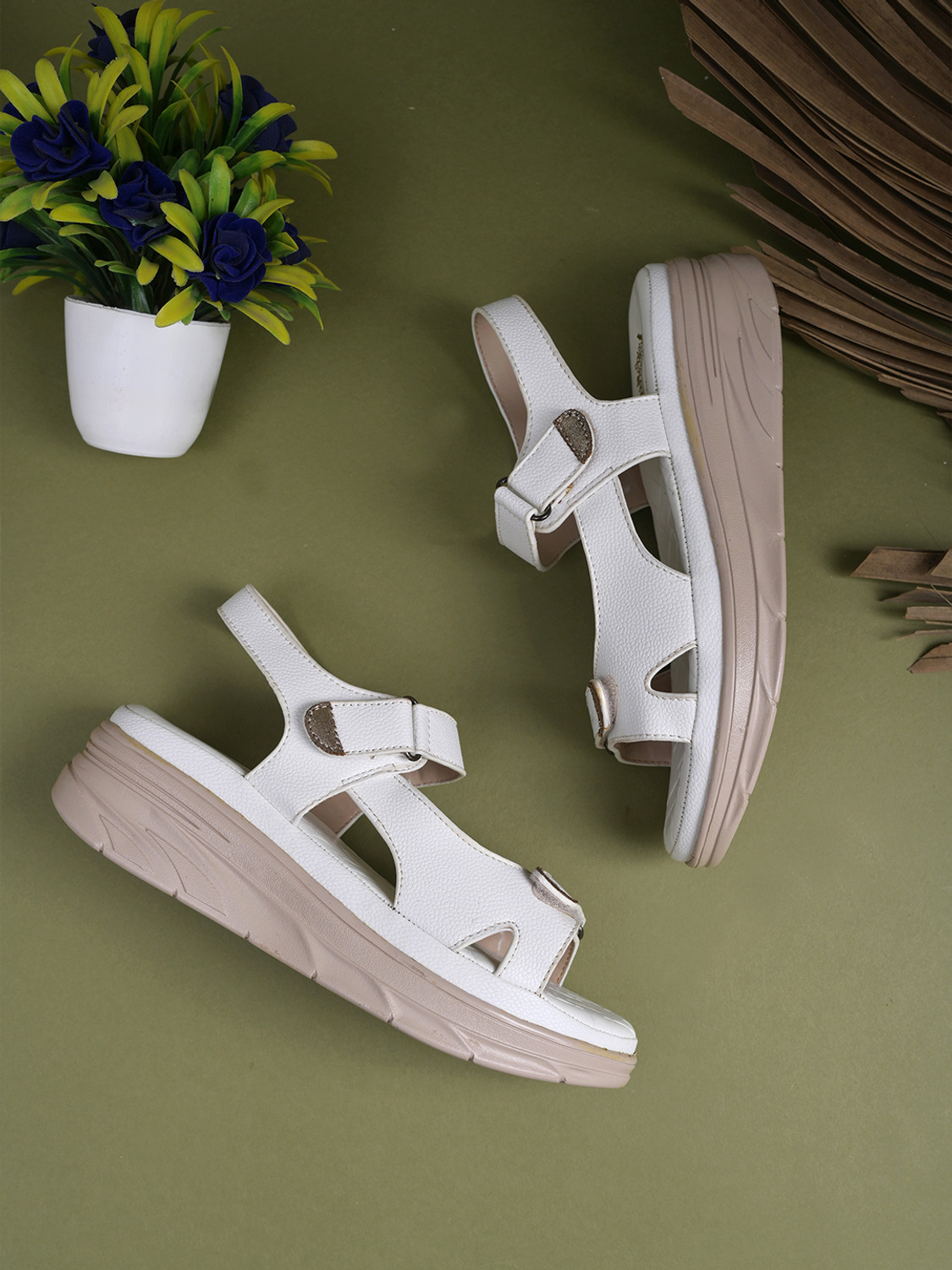 Image of SHOETOPIA Girls Velcro Flats