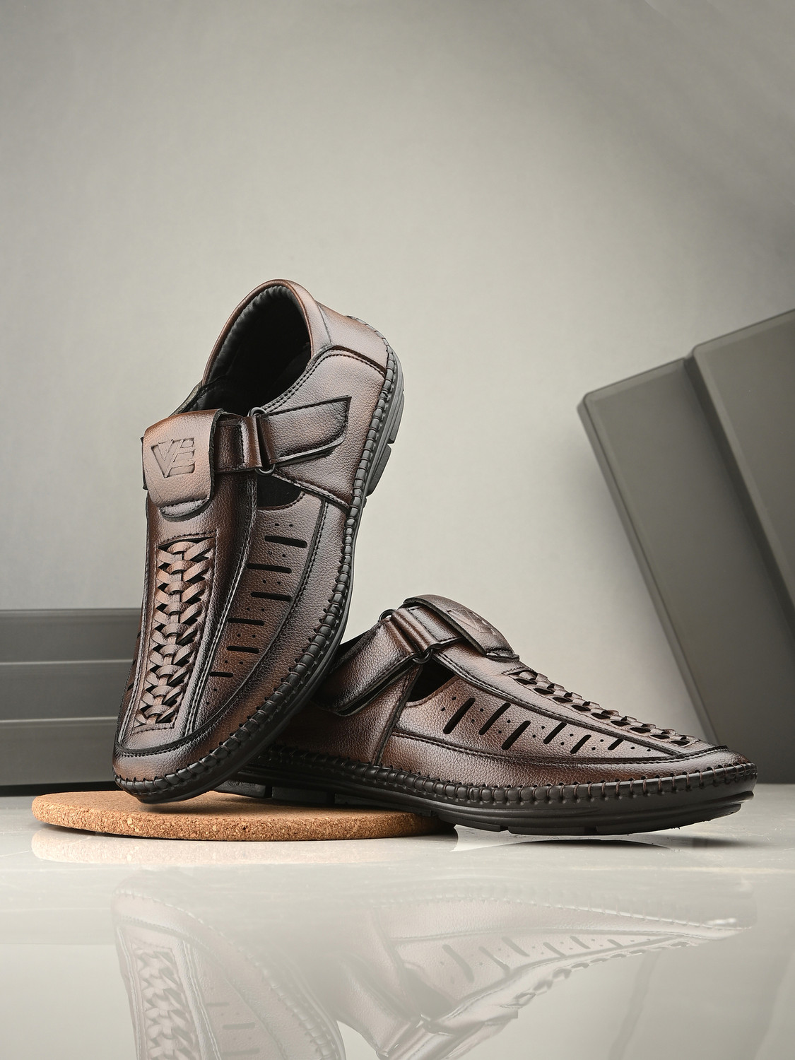 Image of VEE Men Sandals