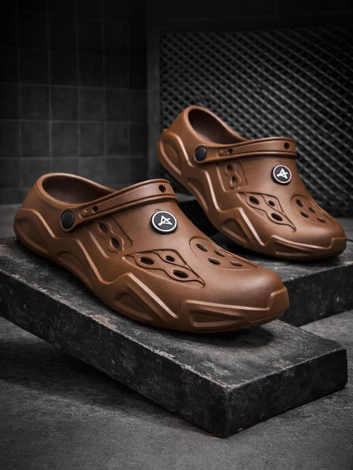 amaezo Men Clogs