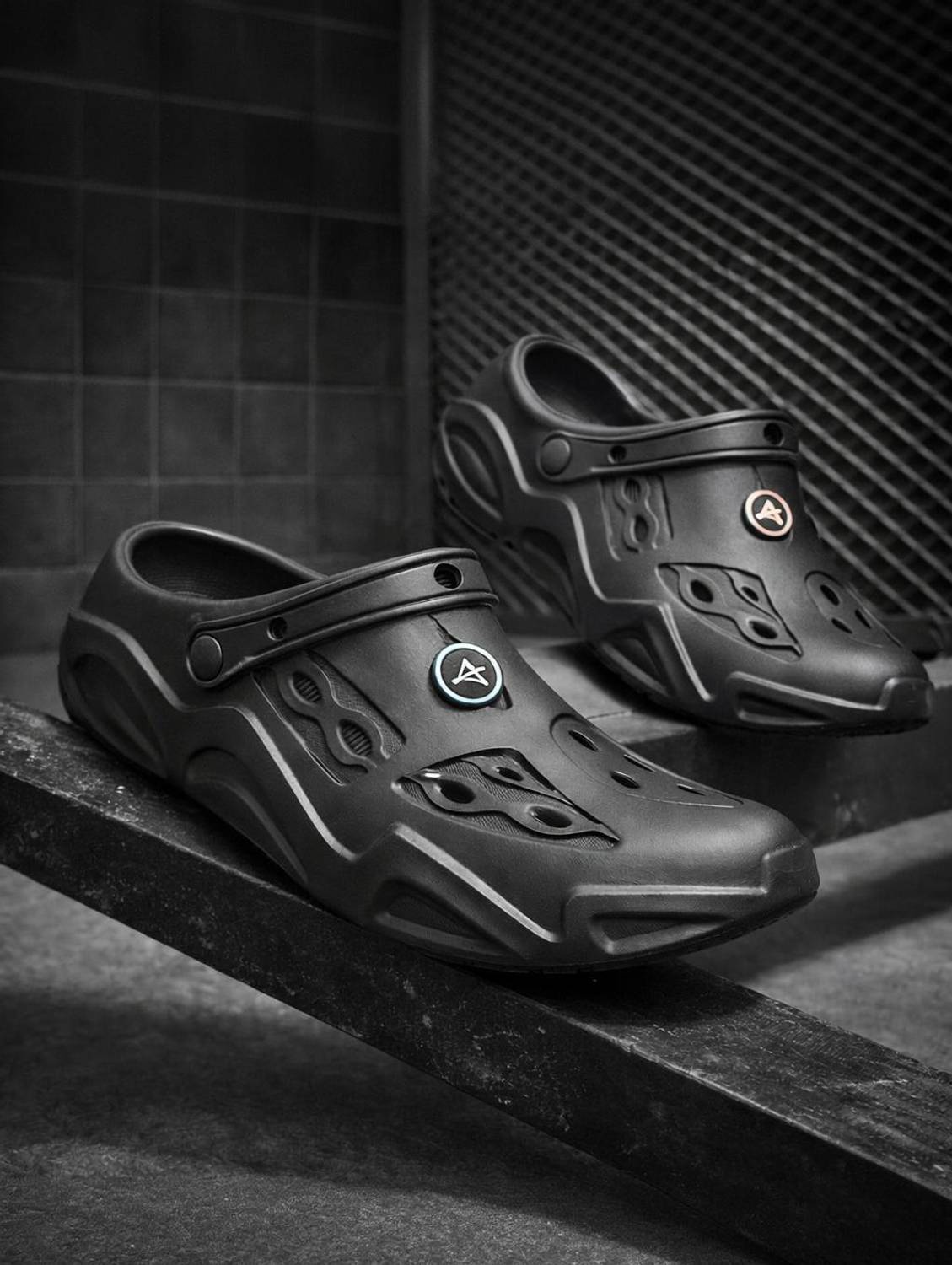 amaezo Men Clogs