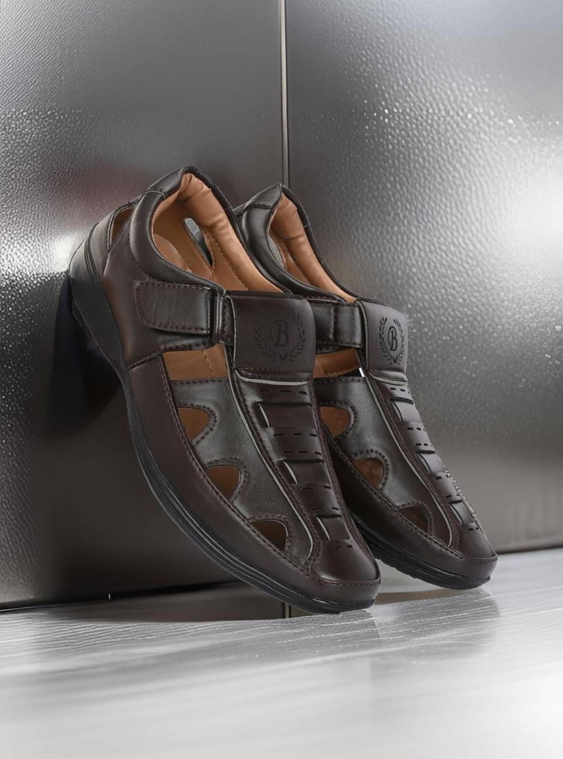 BOLTAGO Men Sandals