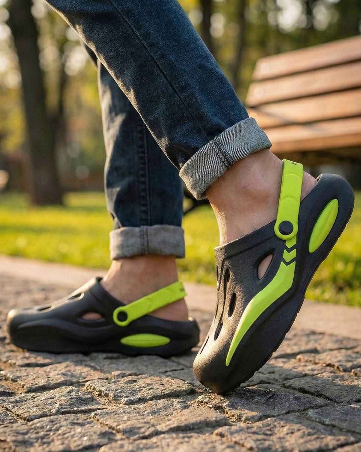 BEWAKOOF Men Clogs