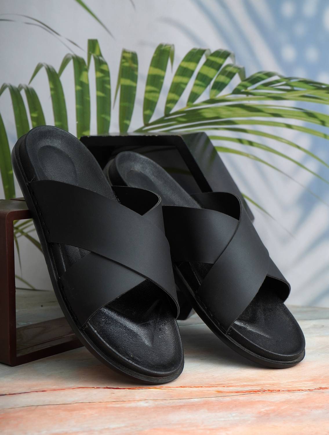 SBNGROUP Men Black Sandals - Image 1