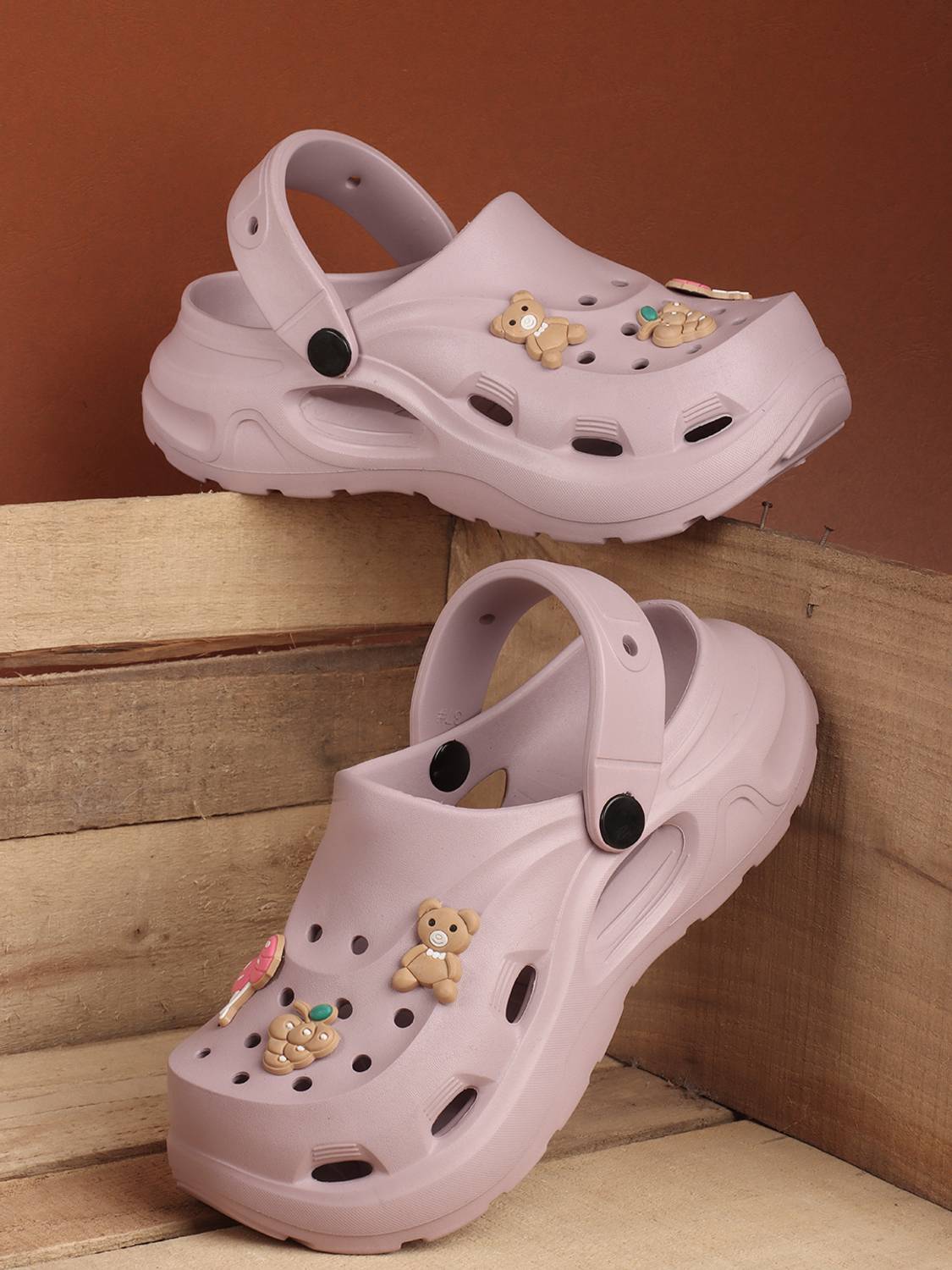 Zapatoz Women Clogs