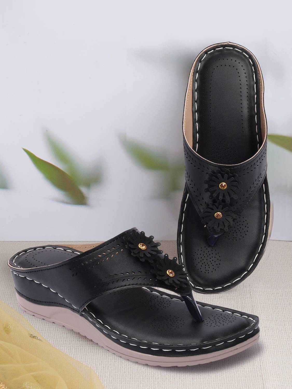 TWIN TOES Women Heels