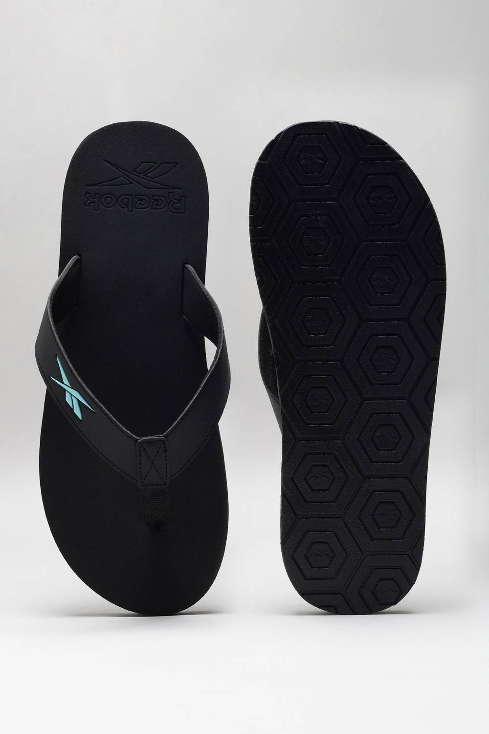 Reebok Union Flip Men Black Sandals - Image 4