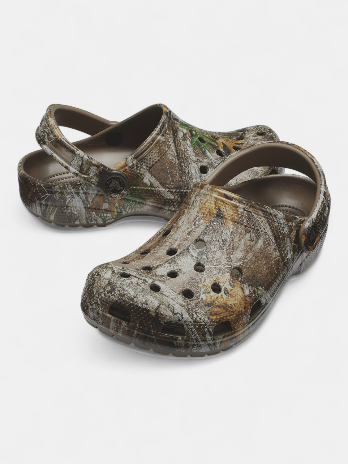 Image of CROCS Classic RealTree Edge Unisex Clogs
