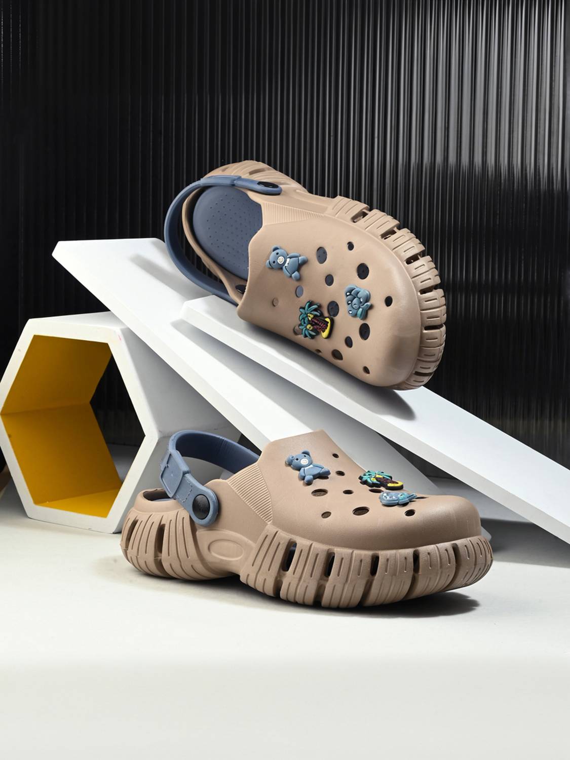 Birde Women Clogs