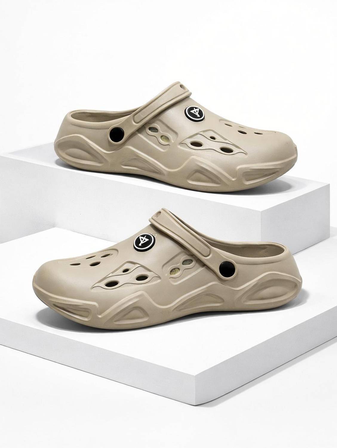 amaezo Men Clogs