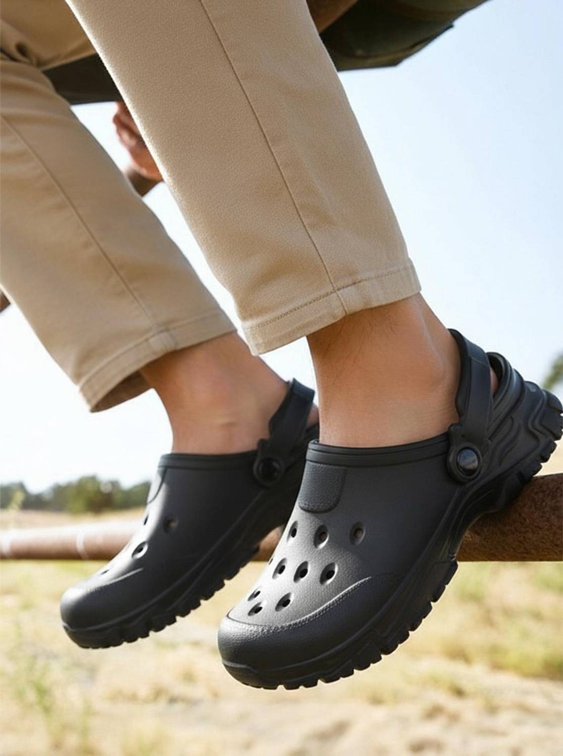 BEWAKOOF Men Clogs