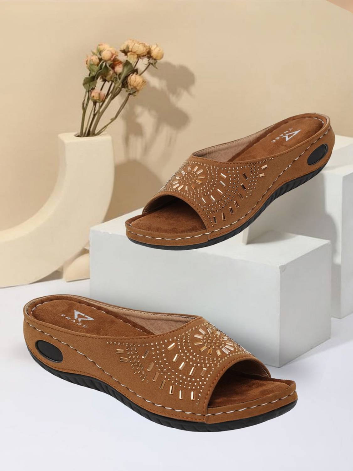 TRASE Women Flats Sandal (Tan , 9)