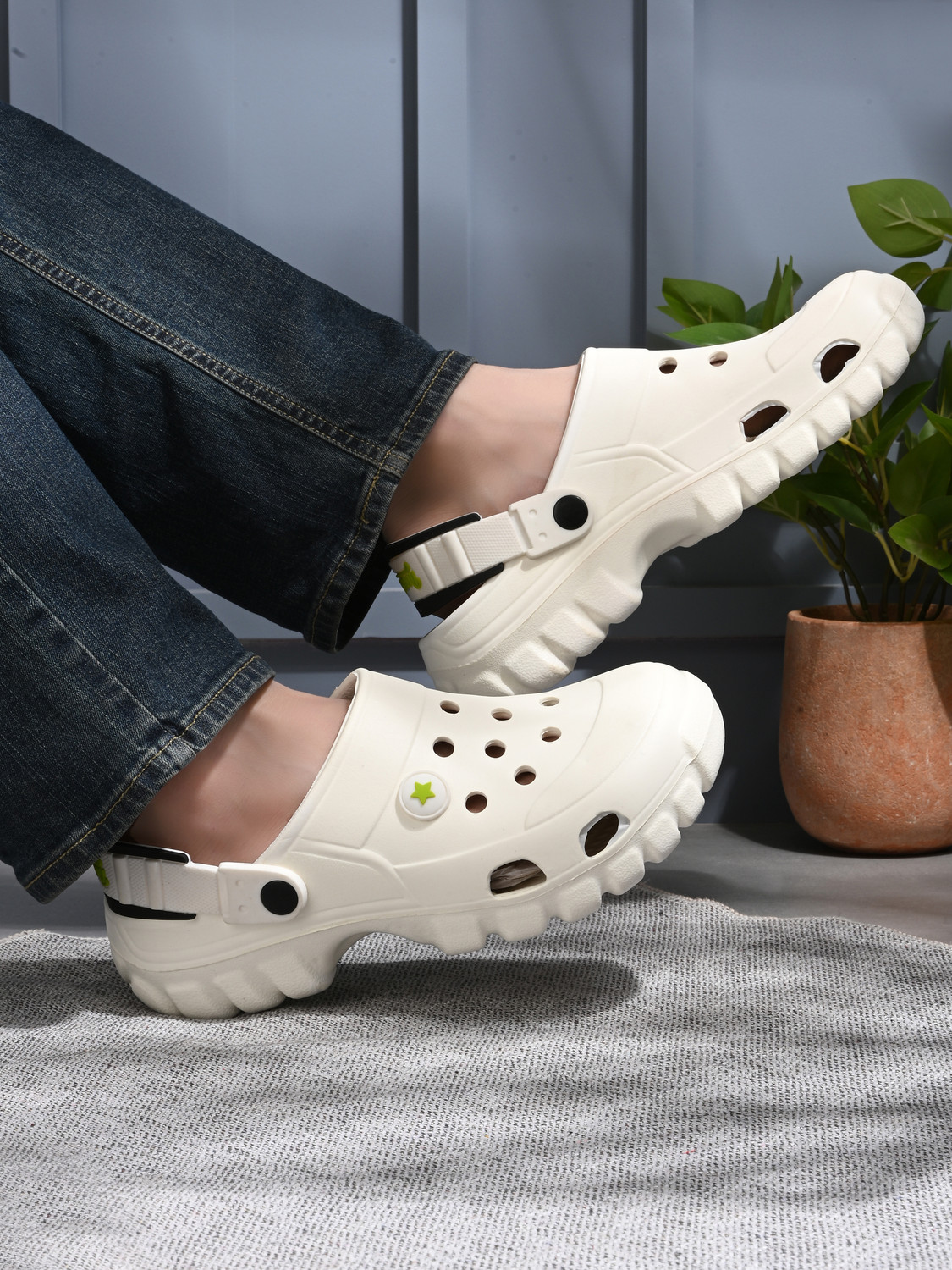 Image of Roadster Soft Trendy Comfortable Chappal Casual Lightweight Men Slippers for Daily Wear Men Clogs